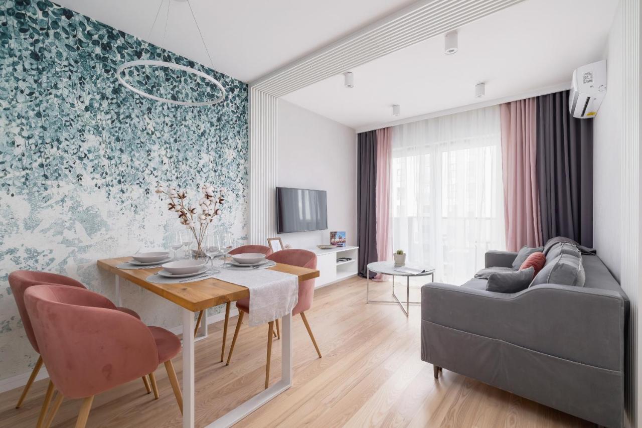 Vetulaniego Apartment With Air Conditioning & Parking By Renters Prestige Krasków Exterior foto